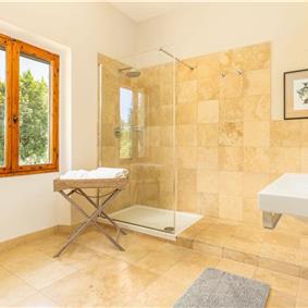 8 Bedroom Villa with Pool near Certaldo, Tuscany, Sleeps 14 - 15